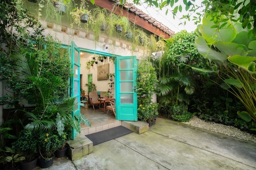 Snooze Guesthouse Yogyakarta - Hostel
