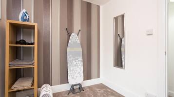 3 soverom, lydisolert, strykejern/-brett og wi-fi (inkludert)