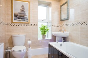 Apartment, 3 Bedrooms, Non Smoking | Bathroom | Free toiletries, hair dryer, towels, soap - Landmark Apartments Harrogate (Harrogate)