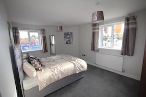 公寓, 2 間臥室 | 2 間臥室、布置獨特、遮光布/窗簾、隔音