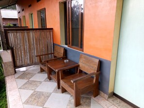 Standard Twin Room, 2 Single Beds, Smoking | Terrace/patio