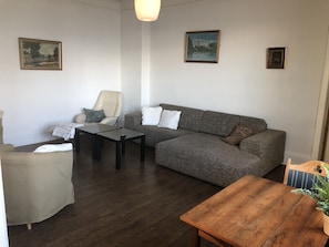 Family Apartment, Multiple Beds, Non Smoking, Sea View | Living room