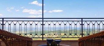CHARMING HOUSE IN HISTORIC TOWN CENTRE - ART-STUDIO In Cerca D'Autore