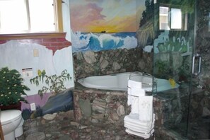 Haartrockner, Handtücher, Seife, Shampoo