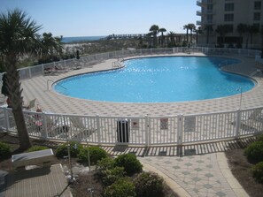 Pool - Beach Colony East, Magnificent 17th Floor Penthouse Views, directly beachfront (Navarre Beach)