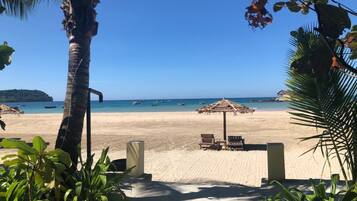 Villa, di fronte alla spiaggia | Vista spiaggia/mare