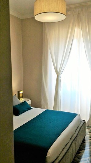 Desk, soundproofing, free WiFi, bed sheets - Casa Isabela Luxury Rooms (Melfi)