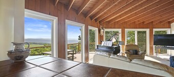 Large Mountain Retreat Spectacular Views King Suite Spa!