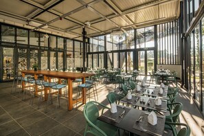 Breakfast, lunch and dinner served - Hilton Garden Inn Mbabane (Mbabane)