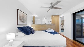 3 bedrooms, iron/ironing board, WiFi, bed sheets - SHORELINE 9 PENTHOUSE WITH OCEAN VIEWS (HASTINGS POINT)