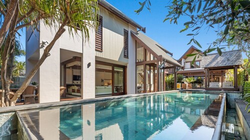 KINGSCLIFF BALINESE BEACHFRONT RETREAT