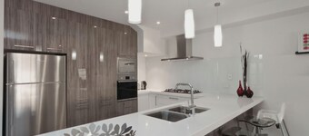 Amaroo by the beach and Swan Bay