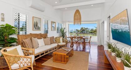 OCEANFRONT BEACH HOUSE ON MARINE PARADE