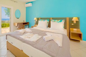 4 chambres, coffres-forts dans les chambres, fer et planche à repasser