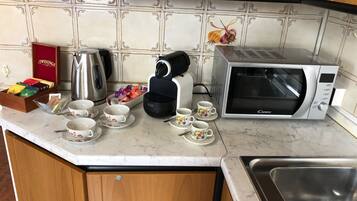 Apartment, 3 Schlafzimmer, Nichtraucher | Kaffee und/oder Kaffeemaschine