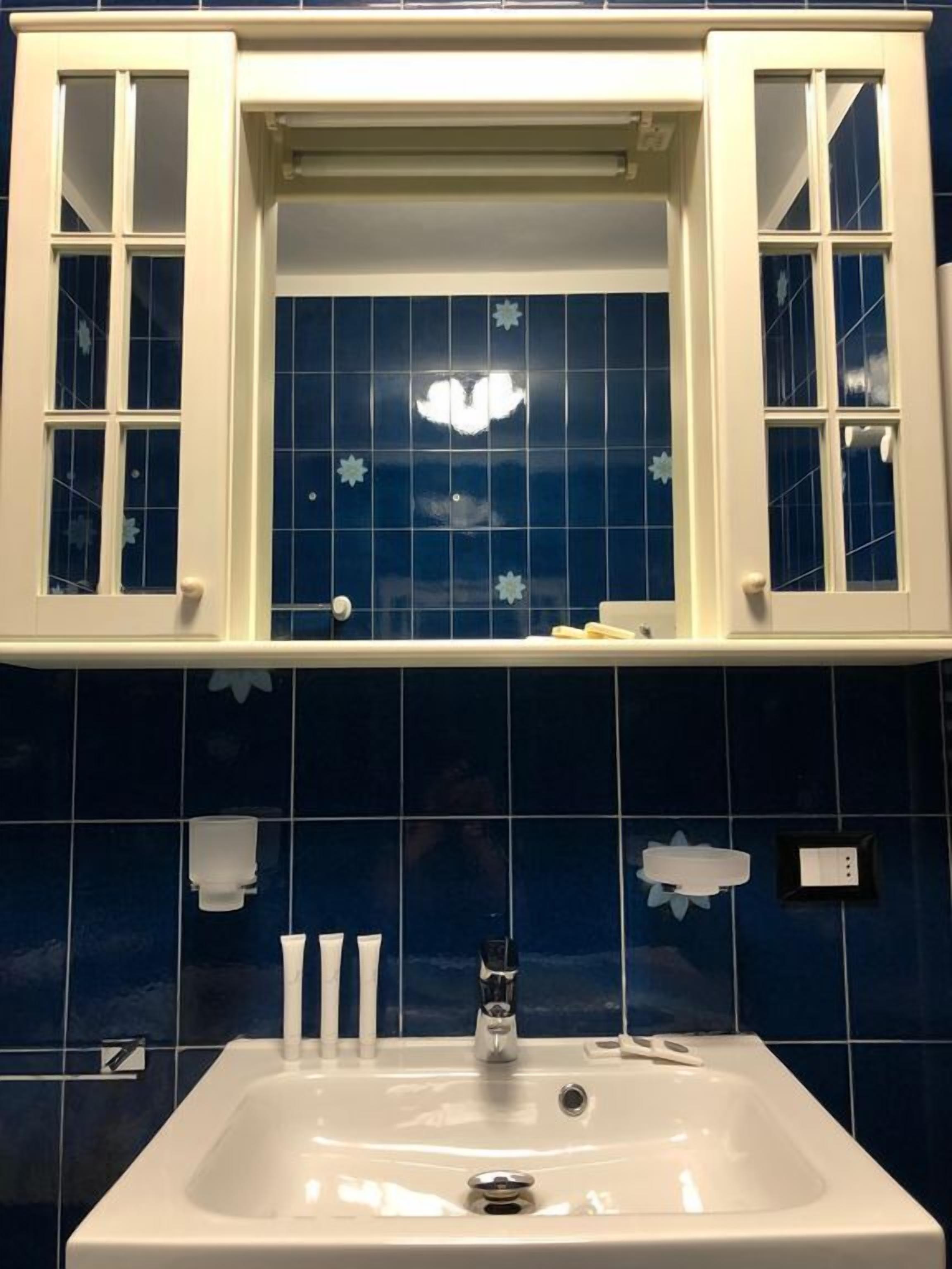 Apartment, 3 Schlafzimmer, Nichtraucher | Waschbecken im Bad