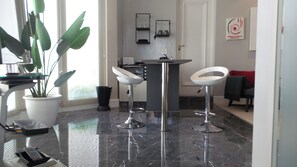 Chic Afro-Mod 2 Rooms Suite | Private kitchen | Full-sized fridge, microwave, oven, stovetop - Melrose Executive Suites (Johannesburg)