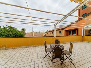 อพาร์ทเมนท์, หลายเตียง, ปลอดบุหรี่ | ลานระเบียง/นอกชาน