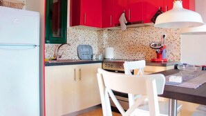 Espresso maker, fridge, oven, stovetop - Katarina Apartments (Kefalonia)