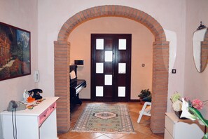 Apartamento, 3 quartos | Área de estar