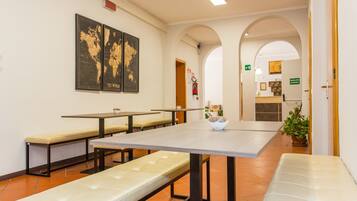 Petit déjeuner composé de spécialités régionales compris tous les jours