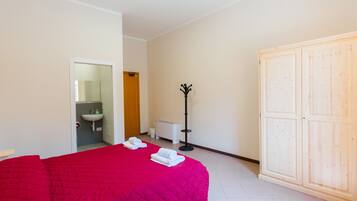 Literie hypoallergénique, couette en duvet d'oie, bureau