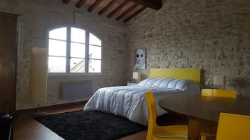 Comfort kamer (L'Alpilles) | 1 slaapkamer, luxe beddengoed, individueel gedecoreerd