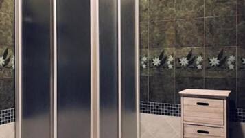 Apartment, 1 Schlafzimmer | Dusche im Bad