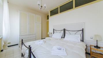 Lejlighed - 1 queensize-seng med sovesofa - ikke-ryger - udsigt til have | 1 soveværelse, individuelt design, individuel indretning, skrivebord