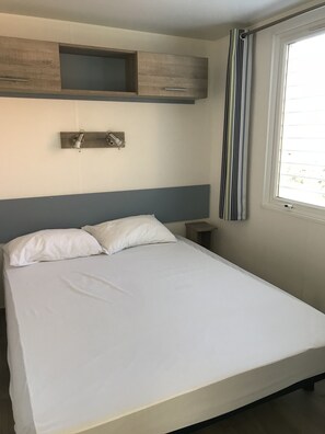 Husvogn | 2 soverom, barnesenger og wi-fi (inkludert)