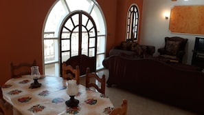 Flat-screen TV - Leyla Eco Resort (Luxor)