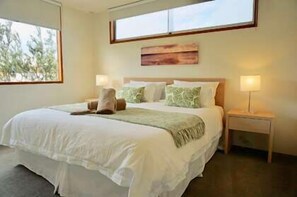 4 bedrooms, Internet, bed sheets - BEACH HAVEN (Point Lonsdale)