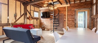 Escursione e relax centrale, soggiorno in un fienile convertito Chic Mountain Hunter 1800