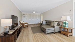 TV - Sunrise by the Sea 1 - Oceanview Apartment (KINGSCLIFF)