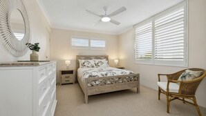 2 bedrooms, iron/ironing board, WiFi, bed sheets - Sunrise by the Sea 1 - Ocean Glimpse Apartment (KINGSCLIFF)