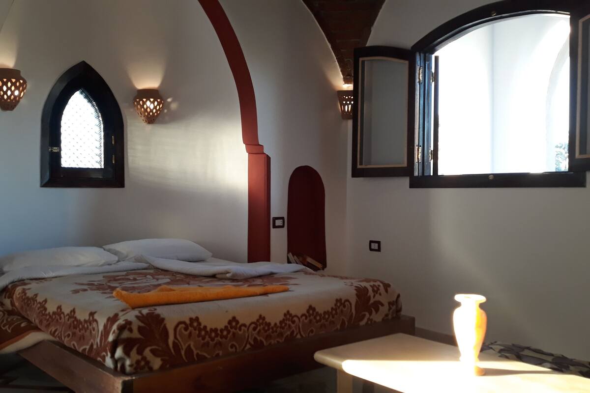 Luxury Chalet, 1 Queen Bed, Non Smoking | Laptop workspace, blackout drapes, WiFi (free), bed sheets