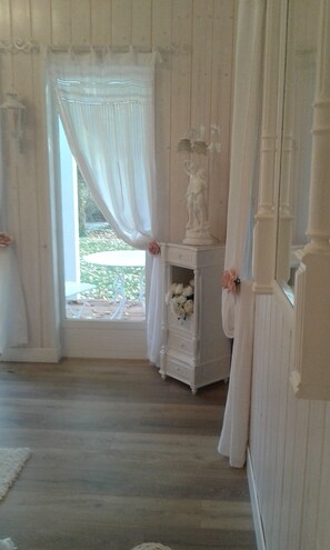 Individually decorated, individually furnished, soundproofing, free WiFi - Le Moulin des Roses (Neslette)