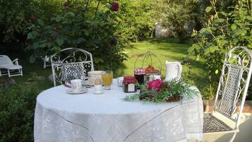Tempat makan outdoor