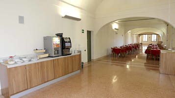 Desayuno bufé gratuito y diario