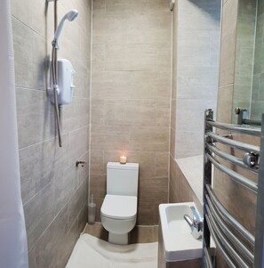 Cottage Business, letti multipli, non fumatori | Bagno | Asciugamani