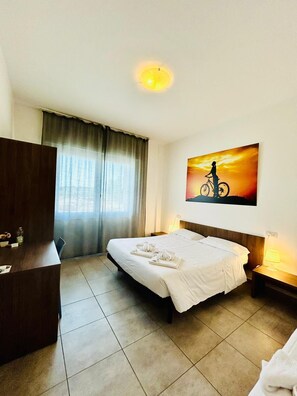 Double or Twin Room | Desk, soundproofing, free WiFi, bed sheets - Hotel Bed & Bike (Cesena)