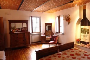 Soundproofing, free cots/infant beds, rollaway beds, free WiFi