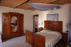Soundproofing, free cots/infant beds, rollaway beds, free WiFi