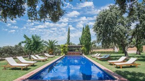 Seasonal outdoor pool, pool loungers - The Lodge Ronda (Ronda)