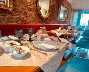 Frühstück gegen Gebühr