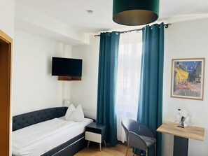 Comfort-Vierbettzimmer, eigenes Bad, Stadtblick (4-Bett Komfort Zimmer) | Zimmerausstattung