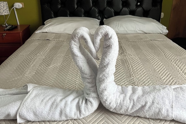 Triple Room, Private Bathroom | Desk, free WiFi, bed sheets