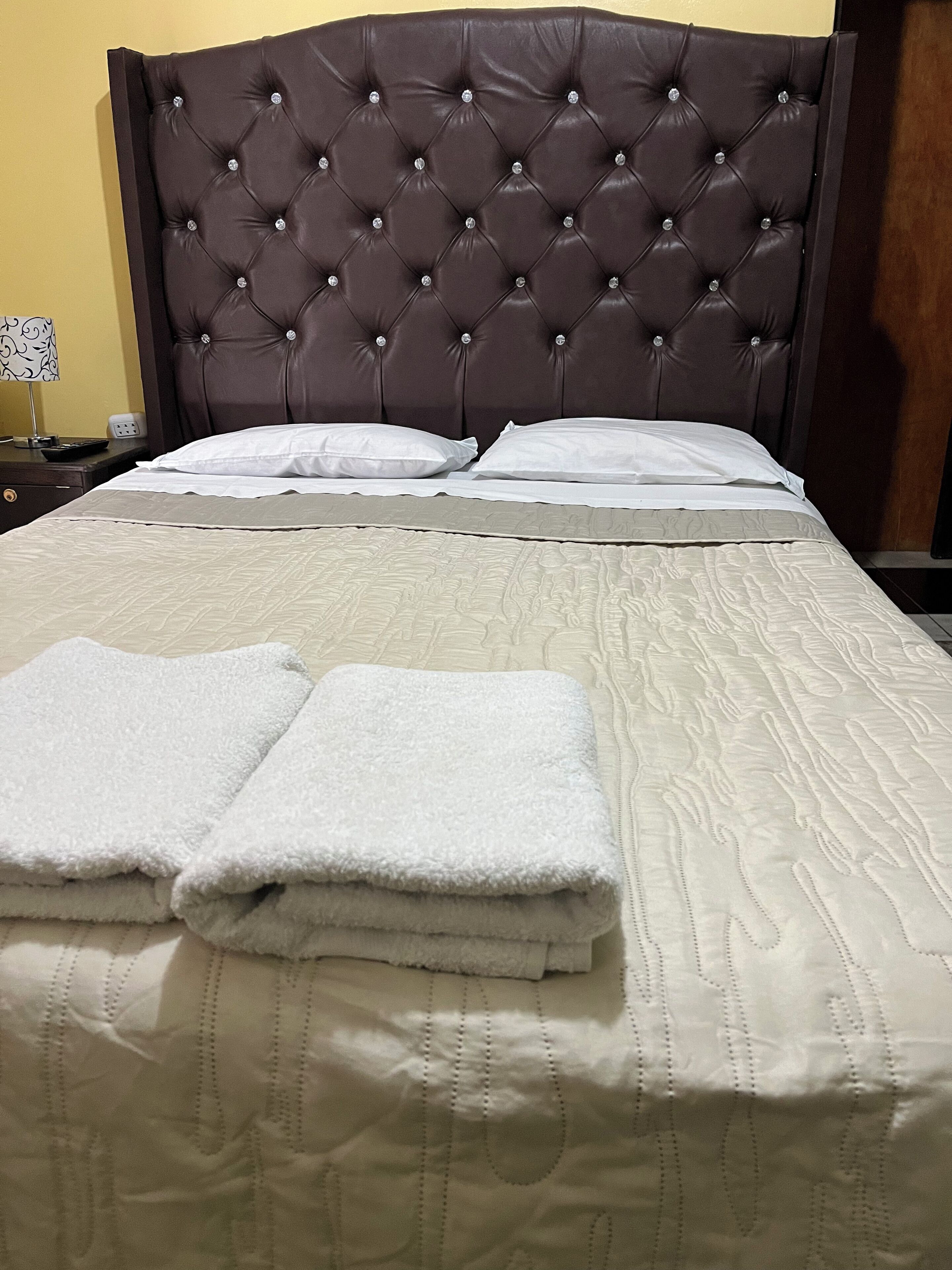 Familienzimmer, eigenes Bad | Schreibtisch, kostenloses WLAN, Bettwäsche