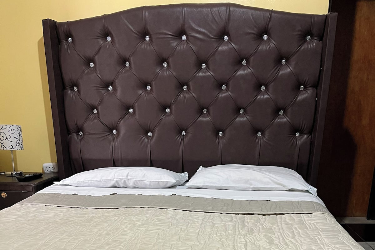 Familienzimmer, eigenes Bad | Schreibtisch, kostenloses WLAN, Bettwäsche