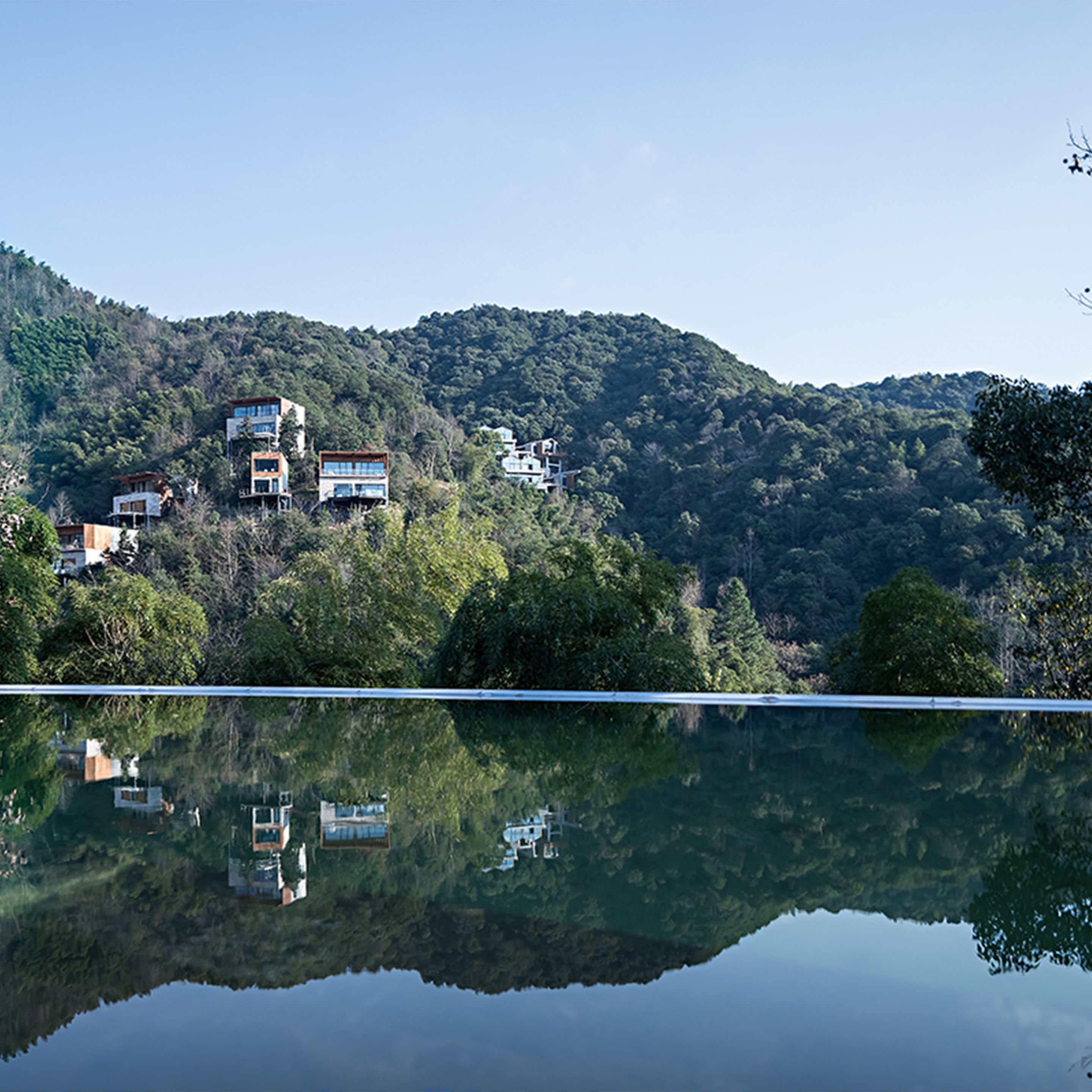 季节性开放的室外游泳池